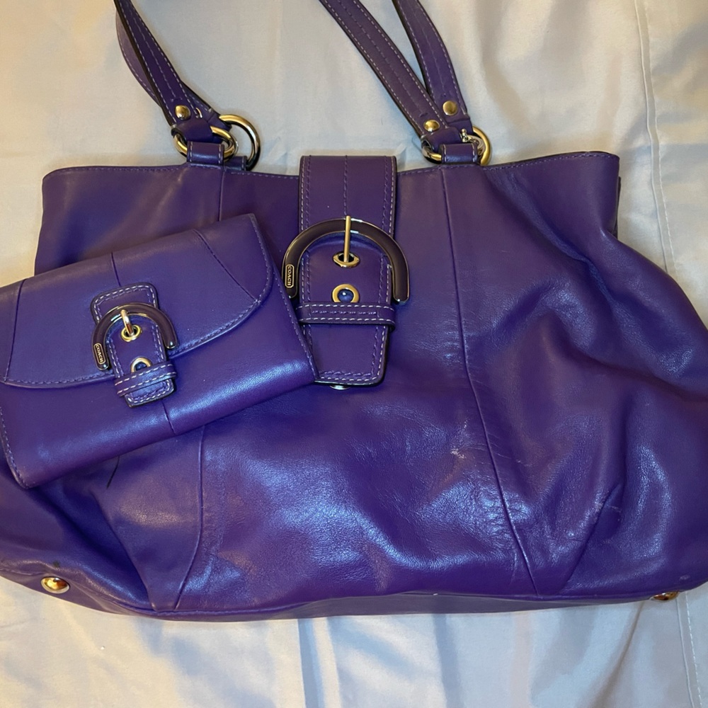 Coach soho east west satchel bag no F18751 in purple with matching wallet
